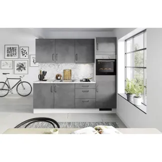 Küchenzeile mit Geräten